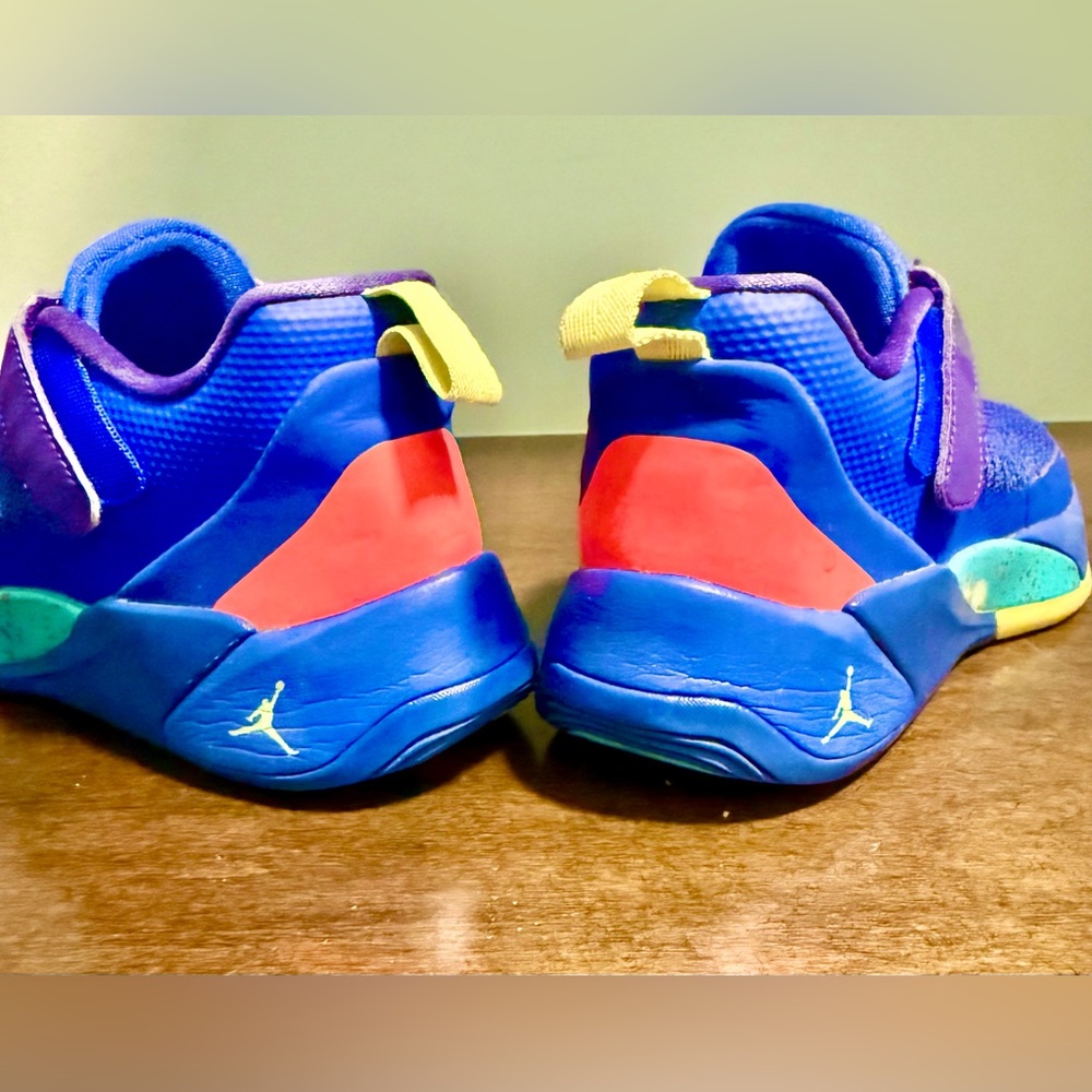 Nike Jordan Luka 1 Unisex Shoes. Size 3 big kid. Gently used. Good condition. - Picture 6 of 10